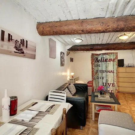 Apartment Studio Au Coeur Du Vieil 5 Mn Des Plages